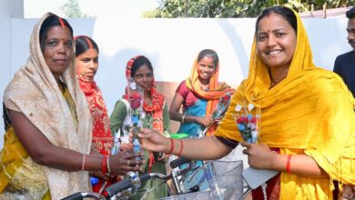 मंत्री लक्ष्मी राजवाड़े गांव–बस्ती चलो अभियान के तहत भटगांव विधानसभा के महावीरपुर और संजय नगर पहुँचीं…..