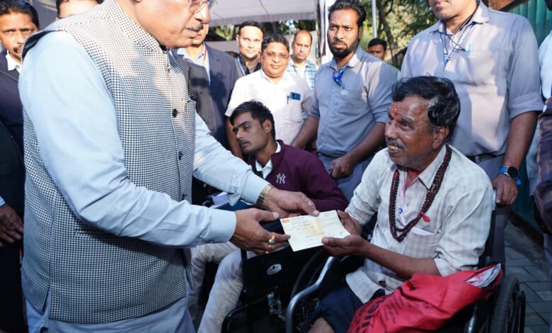 मुख्यमंत्री जनदर्शन: दिव्यांग प्रवीण गिरी गोस्वामी को पुत्री की शादी के लिए मिला 20 हजार का तत्कालीक सहायता… मुख्यमंत्री जनदर्शन: दिव्यांग प्रवीण गिरी गोस्वामी को पुत्री की शादी के लिए मिला 20 हजार का तत्कालीक सहायता…