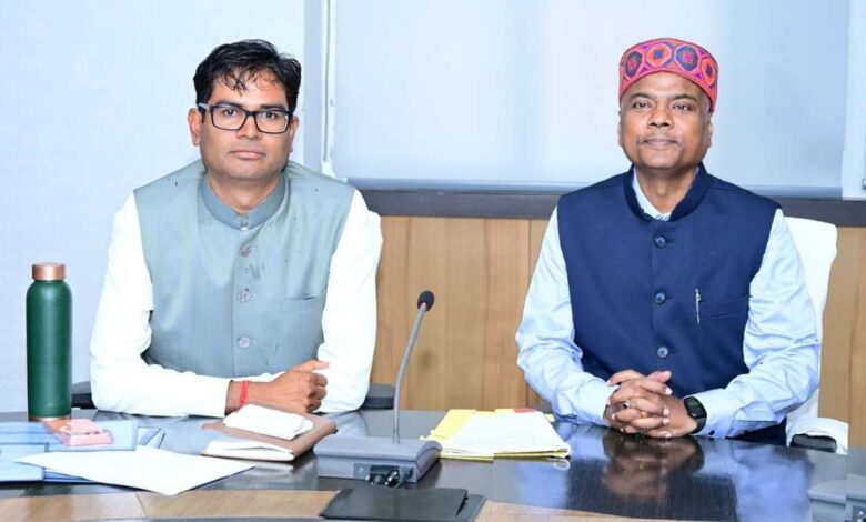 वित्त मंत्री ओ.पी. चौधरी ने मंत्री केदार कश्यप के विभागों के बजट तैयारियों पर की चर्चा…..