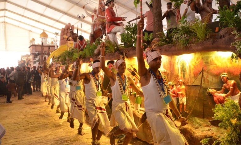 कर्तव्य पथ पर छत्तीसगढ़ की झांकी में जीवंत होगी जनजातीय वीरों की गाथा: ‘स्वतंत्रता का मंत्र – वंदे मातरम्’ थीम पर देश के पहले जनजातीय डिजिटल संग्रहालय का भव्य प्रदर्शन…..