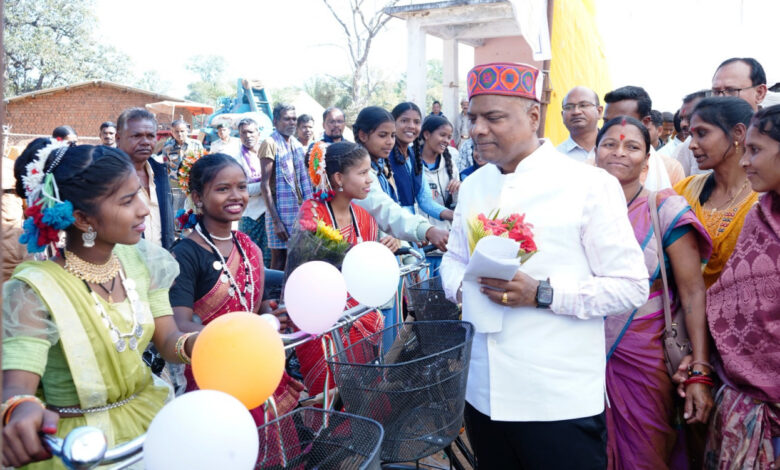 वन मंत्री केदार कश्यप ने पुसपाल में 11 करोड़ 18 लाख रूपए के विकास कार्यों की दी सौगात…..