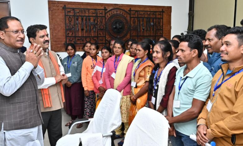 बस्तर अंचल का सर्वांगीण विकास सुनिश्चित करने के लिए सरकार प्रतिबद्ध : मुख्यमंत्री विष्णु देव साय…. बस्तर अंचल का सर्वांगीण विकास सुनिश्चित करने के लिए सरकार प्रतिबद्ध : मुख्यमंत्री विष्णु देव साय….