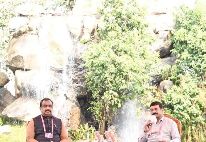 रायपुर साहित्य उत्सव में ‘भारत का बौद्धिक विमर्श’ सत्र बना वैचारिक मंथन का केंद्र… रायपुर साहित्य उत्सव में ‘भारत का बौद्धिक विमर्श’ सत्र बना वैचारिक मंथन का केंद्र…