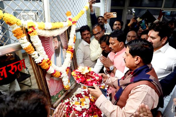 संतों की वाणी आज भी समाज को सकारात्मक दिशा देने का कर रही है कार्य : मुख्यमंत्री डॉ. यादव