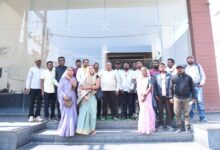 पर्यटन एवं संस्कृति मंत्री राजेश अग्रवाल ने लखनपुर में जनप्रतिनिधियों एवं नागरिकों से की भेंट, जनसमस्याओं के त्वरित निराकरण हेतु अधिकारियों को दिए आवश्यक दिशा-निर्देश….. पर्यटन एवं संस्कृति मंत्री राजेश अग्रवाल ने लखनपुर में जनप्रतिनिधियों एवं नागरिकों से की भेंट, जनसमस्याओं के त्वरित निराकरण हेतु अधिकारियों को दिए आवश्यक दिशा-निर्देश…..