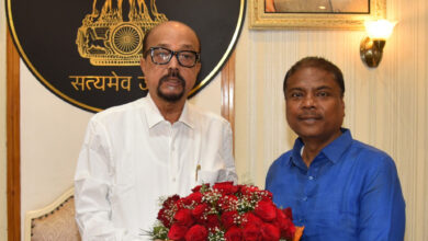 मंत्री केदार कश्यप ने राज्यपाल रमेन डेका से की सौजन्य मुलाकात, विभिन्न विषयों पर हुई चर्चा…. मंत्री केदार कश्यप ने राज्यपाल रमेन डेका से की सौजन्य मुलाकात, विभिन्न विषयों पर हुई चर्चा….