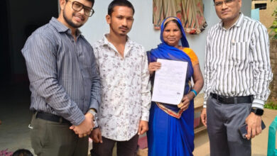 श्रम विभाग द्वारा घर पहुँच दिलाया जा रहा योजना का लाभ…..