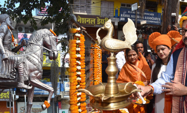 राज्यपाल रमेन डेका ने छत्रपति शिवाजी महाराज की जयंती पर किया नमन…..