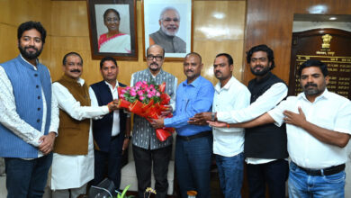 राज्यपाल रमेन डेका से अखिल भारतीय कुर्मी क्षत्रिय महासभा के प्रदेश अध्यक्ष ने भेंट की….