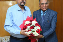 राज्यपाल रमेन डेका से राज्य उपभोक्ता विवाद प्रतितोष आयोग के अध्यक्ष गौतम चौरड़िया ने की सौजन्य भेंट….