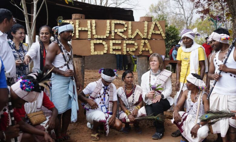 बस्तर से वैश्विक मंच तक छत्तीसगढ़ पर्यटन की नई उड़ान: अंतरराष्ट्रीय विशेषज्ञ किर्सी ह्यवैरिनेन के प्रवास से छत्तीसगढ़ पर्यटन को नई दिशा…. बस्तर से वैश्विक मंच तक छत्तीसगढ़ पर्यटन की नई उड़ान: अंतरराष्ट्रीय विशेषज्ञ किर्सी ह्यवैरिनेन के प्रवास से छत्तीसगढ़ पर्यटन को नई दिशा….