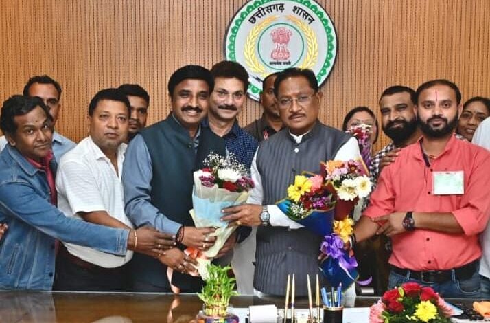 मुख्यमंत्री से छत्तीसगढ़ कर्मचारी अधिकारी फेडरेशन के प्रतिनिधिमंडल ने की मुलाकात….