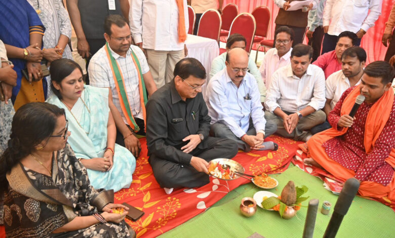 उद्योग मंत्री लखन लाल देवांगन ने शिवाजीनगर और एमपी नगर कॉलोनी को दी 14.42 करोड़ के अंडरग्राउंड सीवरेज लाइन की सौगात, 3350 मकानों को मिलेगा लाभ….. उद्योग मंत्री लखन लाल देवांगन ने शिवाजीनगर और एमपी नगर कॉलोनी को दी 14.42 करोड़ के अंडरग्राउंड सीवरेज लाइन की सौगात, 3350 मकानों को मिलेगा लाभ…..