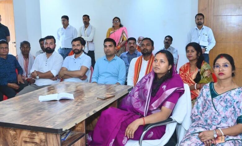 मंत्री श्रीमती लक्ष्मी राजवाड़े ने सुनी ‘मन की बात’, प्रधानमंत्री नरेंद्र मोदी के विचारों को बताया प्रेरणादायी….