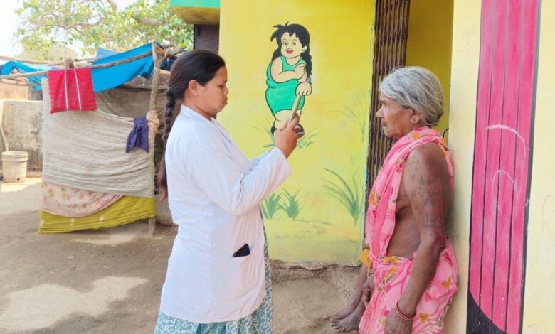 आयुष्मान और वय वंदन कार्ड वितरण में प्रदेश का अग्रणी जिला बना बस्तर, जिले में पदस्थ महिला शक्ति के सहयोग से हासिल हुई उपलब्धि…..