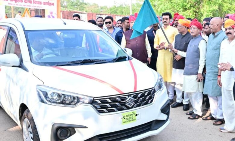 मुख्यमंत्री साय ने 4 शासकीय वाहनों को दिखाई हरी झंडी: राजस्व विभाग को मिले नए वाहन, प्रशासनिक कार्यों में आएगी तेजी और सहूलियत….. मुख्यमंत्री साय ने 4 शासकीय वाहनों को दिखाई हरी झंडी: राजस्व विभाग को मिले नए वाहन, प्रशासनिक कार्यों में आएगी तेजी और सहूलियत…..