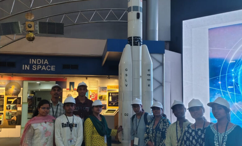 पीएम श्री योजना के तहत विद्यार्थियों ने कोलकाता में लिया ज्ञान-विज्ञान का अनुभव….