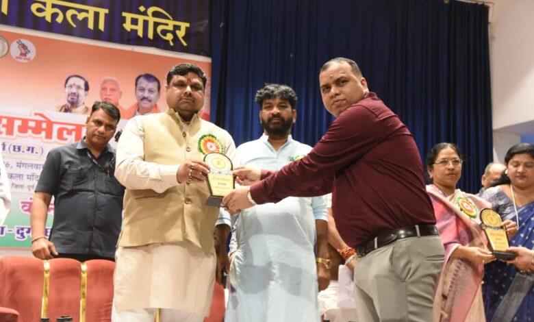 श्रमिक सम्मेलन का हुआ आयोजन, विभिन्न योजनाओं के माध्यम से श्रमिक परिवारों को मिल रही आर्थिक सहायता – स्कूल शिक्षा मंत्री यादव….