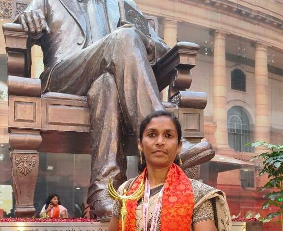 बस्तर की सरपंच जयंती कश्यप दिल्ली में हुई सम्मानित, जयंती के सशक्त नेतृत्व से बदली गांव की तस्वीर….