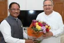 मुख्यमंत्री विष्णु देव साय ने विधानसभा अध्यक्ष डॉ. रमन सिंह से की सौजन्य मुलाकात….