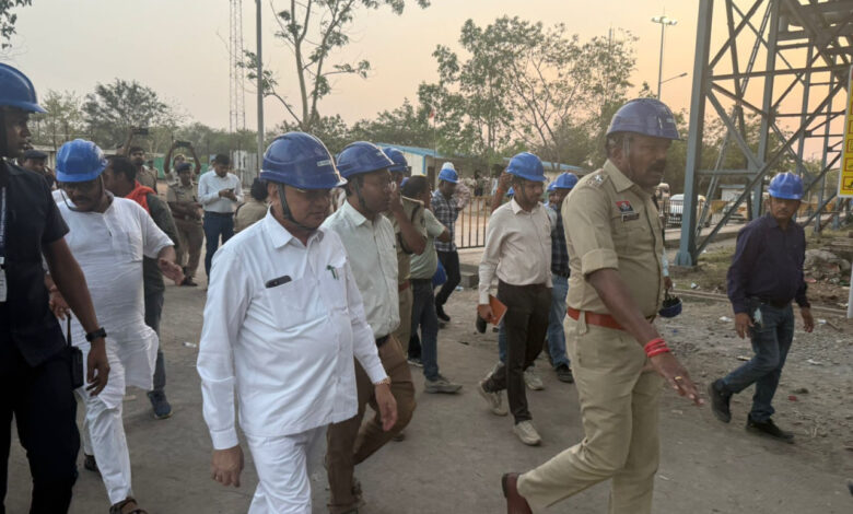 उद्योग एवं सार्वजनिक उपक्रम मंत्री लखनलाल देवांगन ने किया वेदांता पावर प्लांट के घटनास्थल का निरीक्षण…. उद्योग एवं सार्वजनिक उपक्रम मंत्री लखनलाल देवांगन ने किया वेदांता पावर प्लांट के घटनास्थल का निरीक्षण….