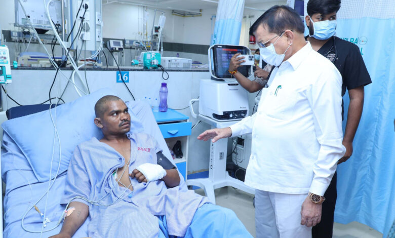 सिंघीतराई प्लांट हादसा: कैबिनेट मंत्री लखन देवांगन ने घायलों का जाना हालचाल, बेहतर उपचार के दिए निर्देश….