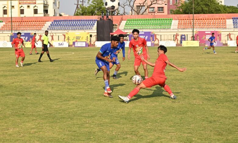 पुरुष फुटबॉल : छत्तीसगढ़ और पश्चिम बंगाल ने फाइनल में बनाई जगह, केंद्रीय खेल राज्य मंत्री ने खिलाड़ियों का किया उत्साहवर्धन…
