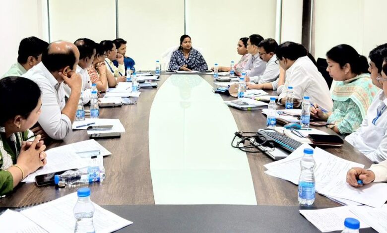 महिलाओं और बच्चों के कल्याण में खर्च का हर रुपया पारदर्शी तरीके से उपयोग हो: श्रीमती लक्ष्मी राजवाड़े…. महिलाओं और बच्चों के कल्याण में खर्च का हर रुपया पारदर्शी तरीके से उपयोग हो: श्रीमती लक्ष्मी राजवाड़े….