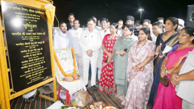 ट्रेफिक सिंग्नल में प्रतीक्षा करने वालों को अब तेज धूप व बारिश में नहीं होगी परेशानी चौक.चौराहों में बनेंगे प्रतीक्षा शेड: उद्योग मंत्री श्री लखनलाल देवांगन…..