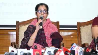 प्रमुख सचिव, कृषि विभाग, श्रीमती शहला निगार एवं संचालक खाद्य एवं आपूर्ति,डॉ फरिहा आलम सिद्दीकी तथा Oil Companies के अधिकारी आज स्थानीय सर्किट हाउस में पत्रकार वार्ता को सम्बोधित करते हुए…..