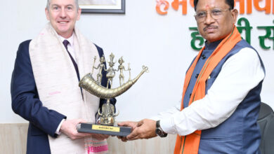 मुख्यमंत्री विष्णु देव साय से आस्ट्रेलिया के महावाणिज्य दूत बर्नार्ड लिंच ने की सौजन्य मुलाकात…….