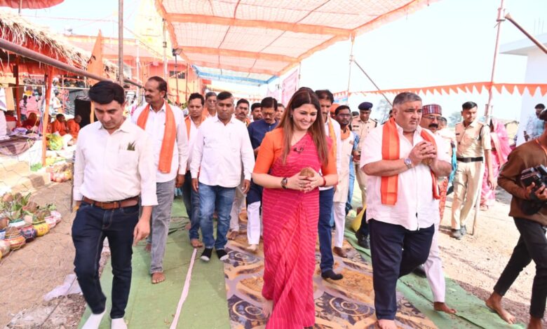 पर्यटन एवं संस्कृति मंत्री राजेश अग्रवाल कवर्धा के जानकी वन धाम शिवालय में आयोजित प्राण-प्रतिष्ठा समारोह में हुए शामिल…..