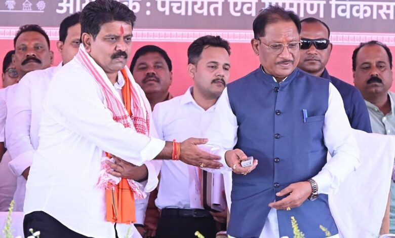 ग्रामीण विकास को नई रफ्तार: 2426 किमी सड़क निर्माण का मुख्यमंत्री विष्णु देव साय ने किया शिलान्यास….