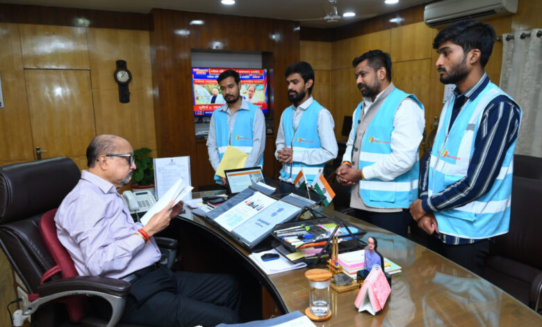 राज्यपाल रमेन डेका से फिल परमार्थ आश्रम के संस्थापक ने की भेंट….