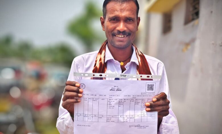 स्वामित्व योजना से ग्रामीणों को मिला मालिकाना हक : बालोद में अधिकार अभिलेख वितरण तेज…..