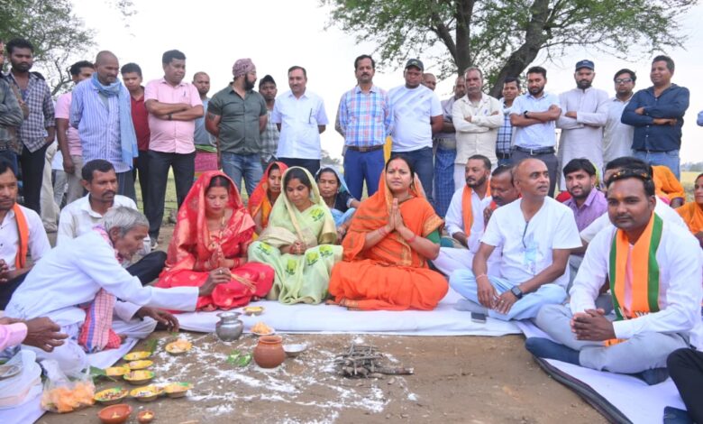 मंत्री श्रीमती लक्ष्मी राजवाड़े ने 3.80 करोड़ रूपए की सड़क निर्माण कार्य का किया शुभारंभ…. मंत्री श्रीमती लक्ष्मी राजवाड़े ने 3.80 करोड़ रूपए की सड़क निर्माण कार्य का किया शुभारंभ….