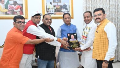 मुख्यमंत्री विष्णु देव साय से भारतीय रेडक्रास सोसायटी के पदाधिकारियों ने की सौजन्य भेंट….. मुख्यमंत्री विष्णु देव साय से भारतीय रेडक्रास सोसायटी के पदाधिकारियों ने की सौजन्य भेंट…..