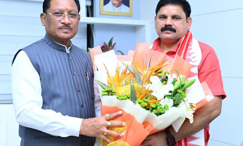 मुख्यमंत्री विष्णुदेव साय से केंद्रीय कोयला एवं खान राज्य मंत्री सतीश चंद्र दुबे ने की सौजन्य मुलाकात… मुख्यमंत्री विष्णुदेव साय से केंद्रीय कोयला एवं खान राज्य मंत्री सतीश चंद्र दुबे ने की सौजन्य मुलाकात…