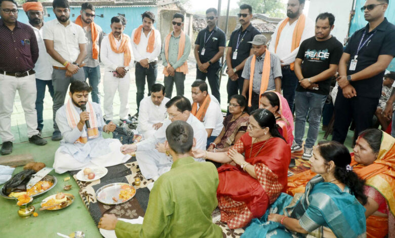 निगम के 06 वार्डो में होंगे 01 करोड़ 08 लाख रू. के नये विकास कार्य, उद्योग मंत्री लखनलाल देवांगन के मुख्य आतिथ्य एवं महापौर श्रीमती संजूदेवी राजपूत की अध्यक्षता में किया गया इन विकास कार्यो का भूमिपूजन…. निगम के 06 वार्डो में होंगे 01 करोड़ 08 लाख रू. के नये विकास कार्य, उद्योग मंत्री लखनलाल देवांगन के मुख्य आतिथ्य एवं महापौर श्रीमती संजूदेवी राजपूत की अध्यक्षता में किया गया इन विकास कार्यो का भूमिपूजन….