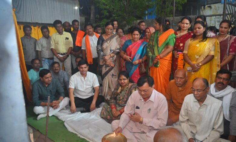 उद्योग मंत्री लखनलाल देवांगन ने विभिन्न वार्डों में 1.80 करोड़ के विकास कार्यों का किया भूमिपूजन और लोकार्पण….