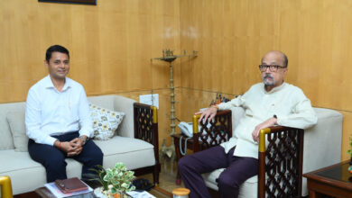 ’राज्यपाल रमेन डेका ने पर्यटन स्थलों का विकास एवं सुविधाएं बढ़ाने के दिए निर्देश’….