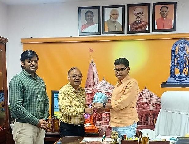 उच्च शिक्षा मंत्री टंक राम वर्मा से मिले कुलपति प्रो. दयाल, विश्वविद्यालय के गुणात्मक विकास और समस्याओं पर हुई चर्चा…..