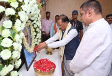 मुख्यमंत्री विष्णुदेव साय ने स्वर्गीय दिनेश सेन को दी श्रद्धांजलि : शोक संतप्त परिवार से की मुलाकात….. मुख्यमंत्री विष्णुदेव साय ने स्वर्गीय दिनेश सेन को दी श्रद्धांजलि : शोक संतप्त परिवार से की मुलाकात…..