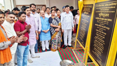 निगम के विभिन्न वार्डो को मिली 04 करोड़ 85 लाख रू. के विकास कार्यो की सौगात: उद्योग मंत्री लखनलाल देवांगन व महापौर श्रीमती राजपूत ने किया 03 करोड़ 75 लाख रू. के विकास कार्यो का भूमिपूजन एवं 01 करोड़ 10 लाख रू. के कार्य का किया लोकार्पण….