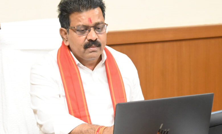 उप मुख्यमंत्री विजय शर्मा ने की सुशासन तिहार की तैयारियों की समीक्षा, वीडियो कॉन्फ्रेंसिंग से जुड़े दुर्ग, बालोद, बस्तर एवं मोहला-मानपुर जिलों के प्रशासनिक अधिकारी….
