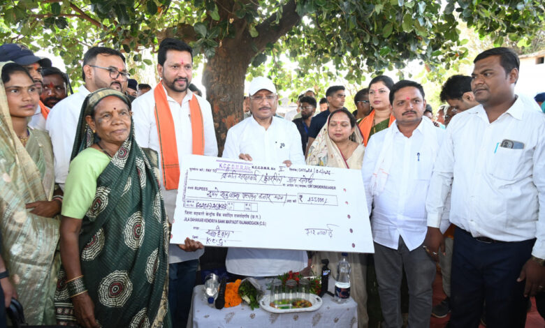 सुशासन तिहार: चौपाल में मिली राहत, सरलाबाई मरावी की समस्या का मुख्यमंत्री विष्णु देव साय ने किया त्वरित समाधान…..