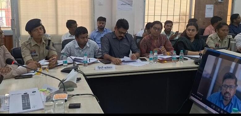 सारंगढ़-बिलाईगढ़ में विकास कार्यों की समीक्षा, प्रभारी सचिव हिमशिखर गुप्ता ने वीसी के जरिए परखी जमीनी हकीकत… सारंगढ़-बिलाईगढ़ में विकास कार्यों की समीक्षा, प्रभारी सचिव हिमशिखर गुप्ता ने वीसी के जरिए परखी जमीनी हकीकत…