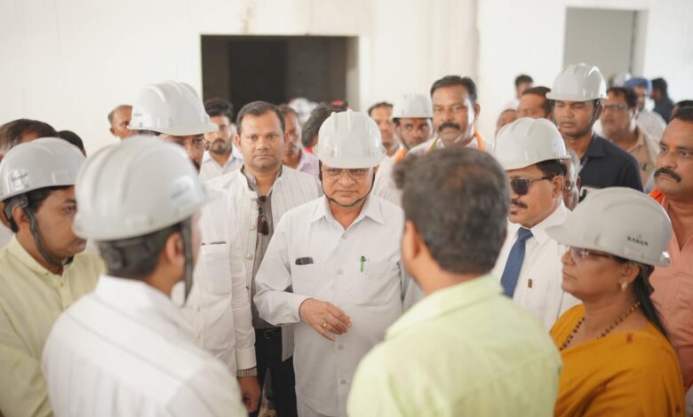 वाणिज्य उद्योग एंव श्रम मंत्री लखनलाल देवांगन ने निर्माणाधीन मेडिकल कॉलेज का किया निरीक्षण….. वाणिज्य उद्योग एंव श्रम मंत्री लखनलाल देवांगन ने निर्माणाधीन मेडिकल कॉलेज का किया निरीक्षण…..
