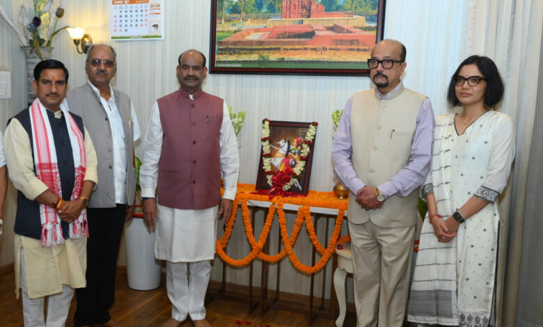 राज्यपाल रमेन डेका ने रानी लक्ष्मी बाई के बलिदान दिवस पर उन्हें नमन किया… राज्यपाल रमेन डेका ने रानी लक्ष्मी बाई के बलिदान दिवस पर उन्हें नमन किया…