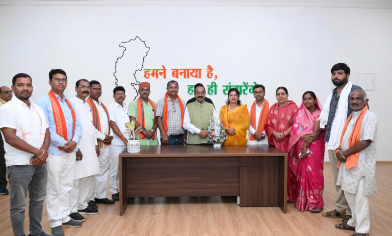 डोंगरगांव की बहुप्रतीक्षित मांग पूरी, बना नगर पालिका, उप मुख्यमंत्री अरुण साव से डोंगरगांव के जनप्रतिनिधियों और नागरिकों ने मिलकर जताया आभार…..
